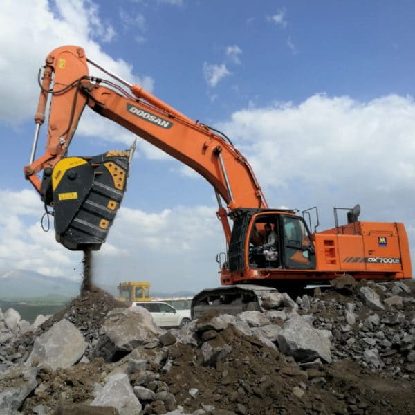 BF150.10 Doosan DX700LC Armenia quarry road construction basalt river rocks 4