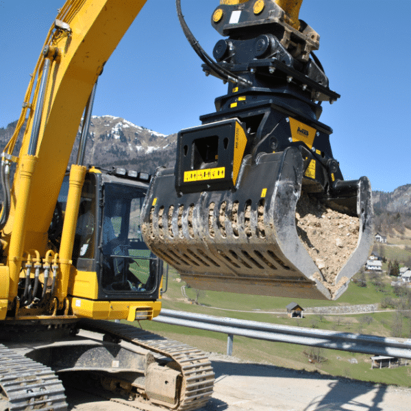 MB G1200 – Komatsu PC210NLC – Slovenia – rocks sand road construction 3 .640x640 1